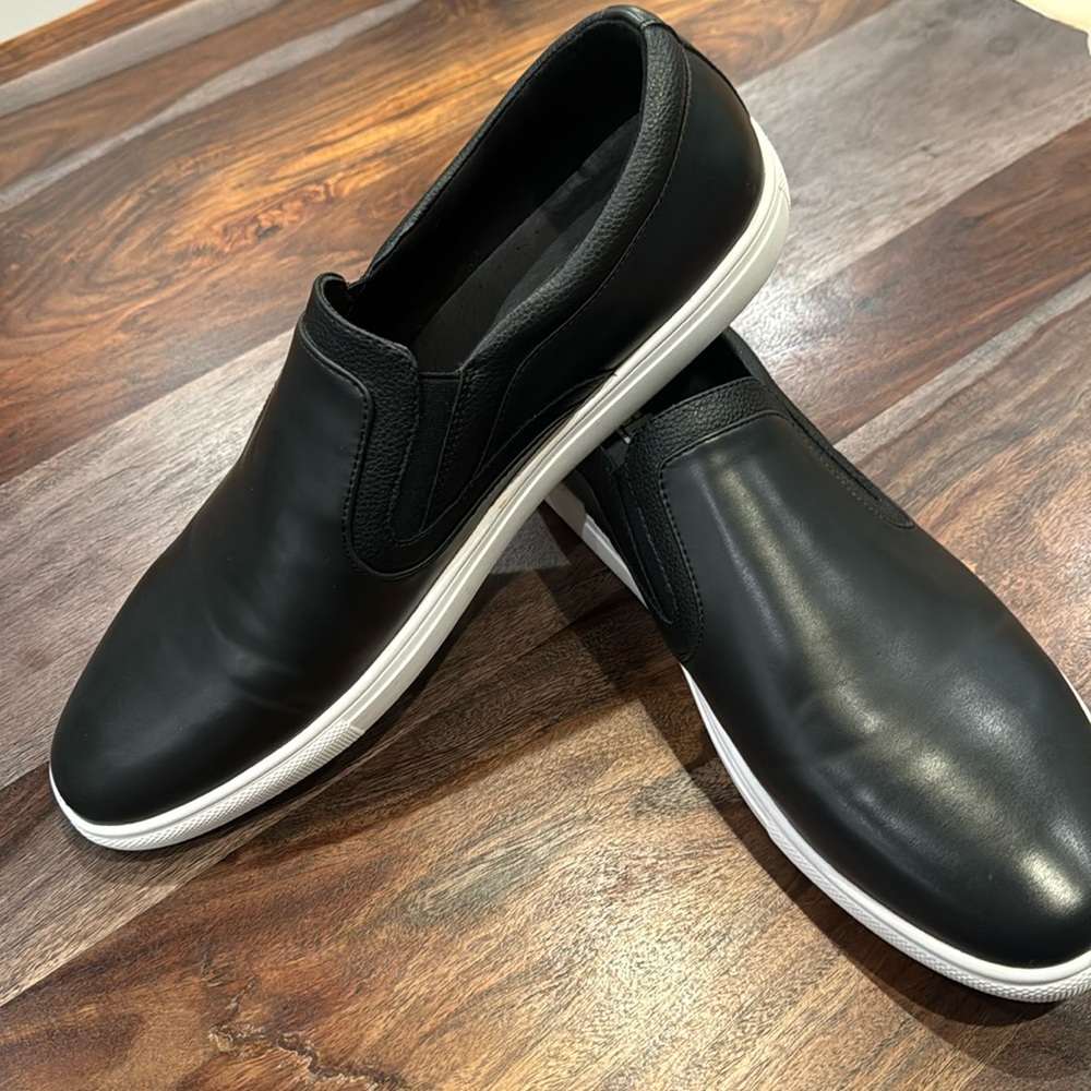 Men’s Brand New slip on casual shoe never worn